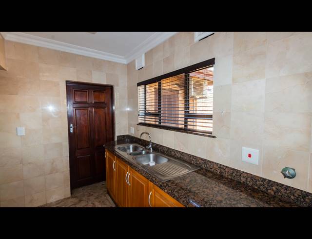 4 BEDROOM HOUSE FOR SALE IN BLUFF
